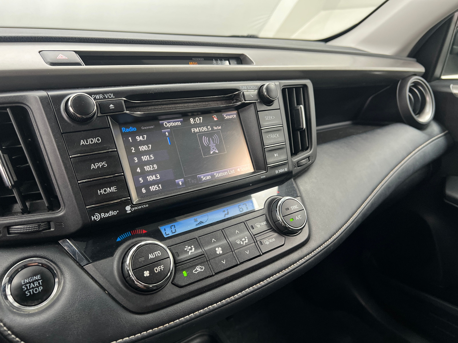 Thumbnail: 2018 Toyota RAV4 - 4