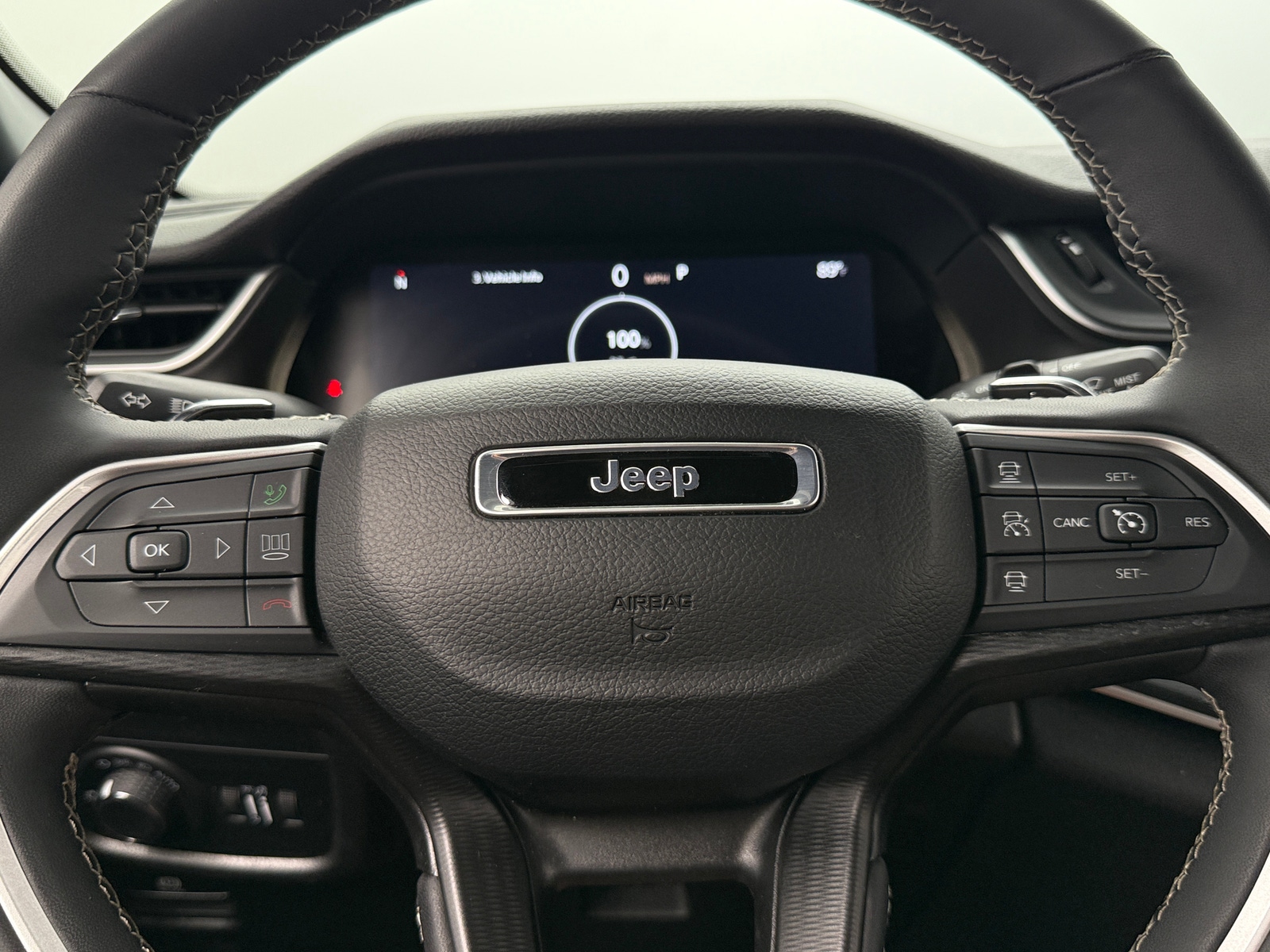 Thumbnail: 2024 Jeep Grand Cherokee L - 4
