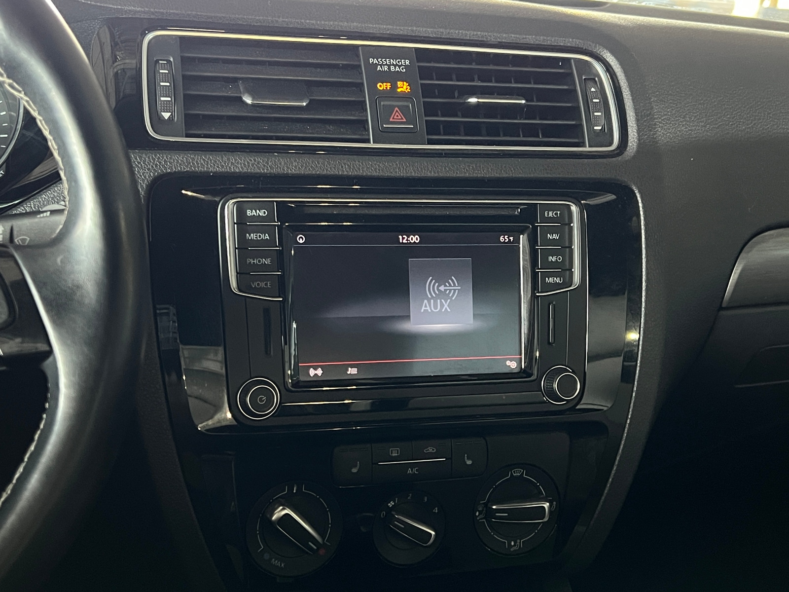 Thumbnail: 2016 Volkswagen Jetta - 3