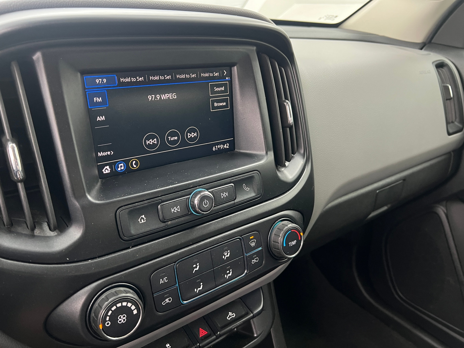 Thumbnail: 2020 Chevrolet Colorado - 3