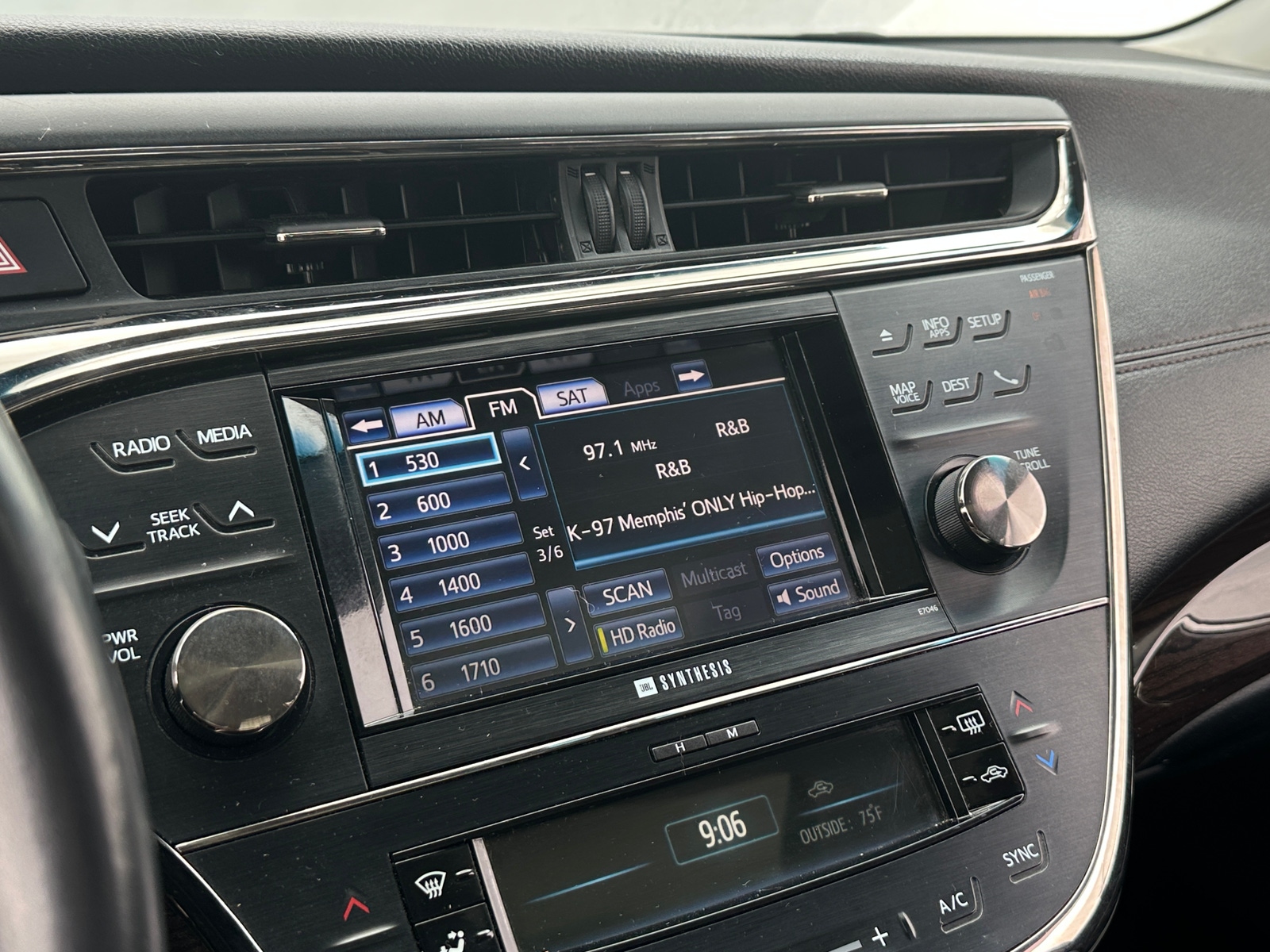 Thumbnail: 2013 Toyota Avalon - 3