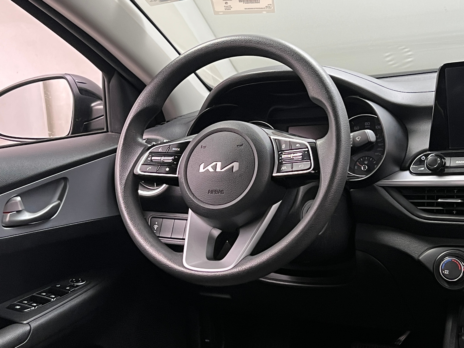 Thumbnail: 2023 Kia Forte - 5