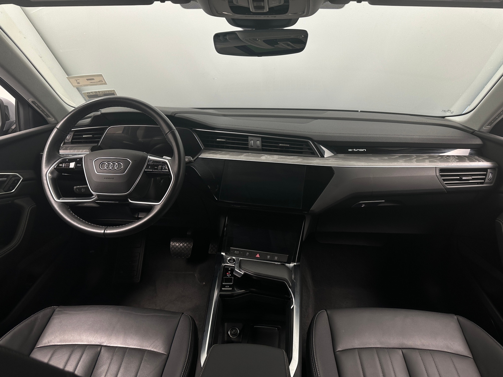 Thumbnail: 2023 Audi e-tron - 2