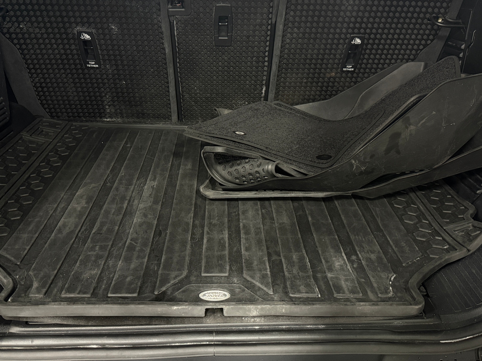 Thumbnail: 2021 Land Rover Defender - 6