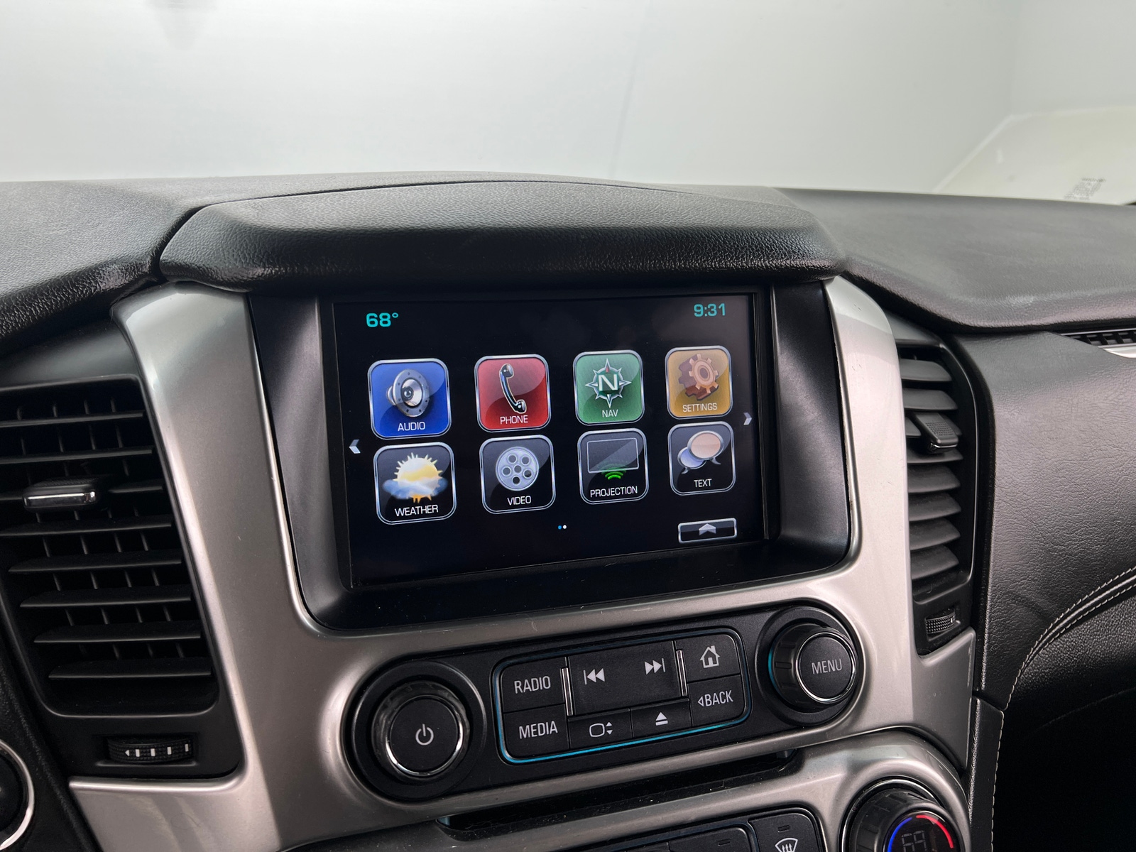 Thumbnail: 2018 Chevrolet Tahoe - 3