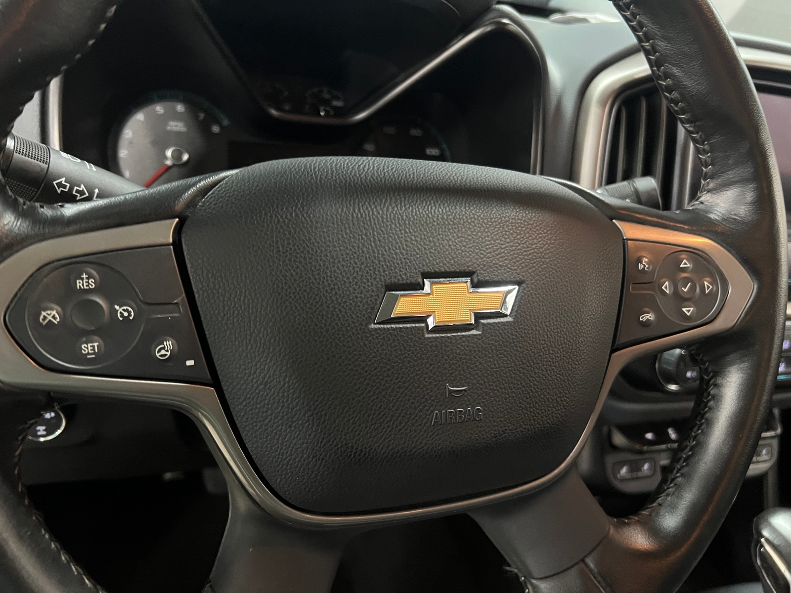 Thumbnail: 2022 Chevrolet Colorado - 4