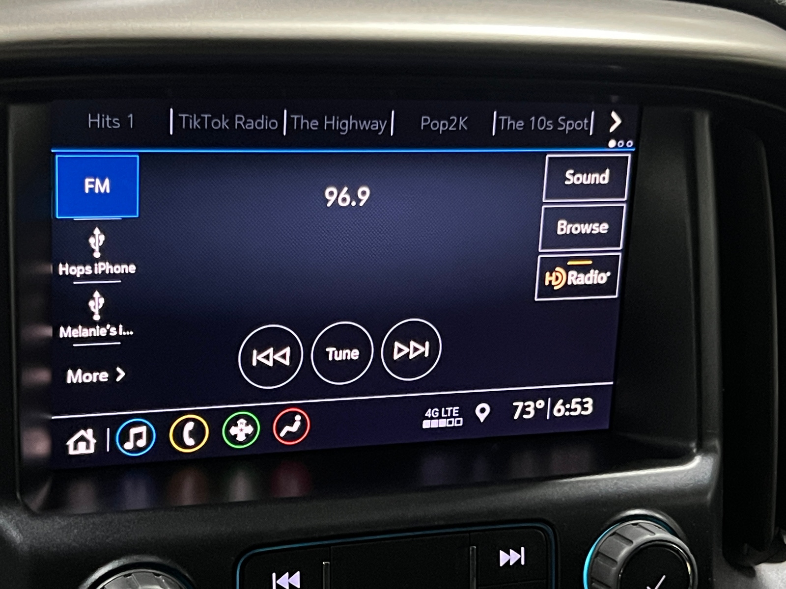 Thumbnail: 2022 Chevrolet Colorado - 3