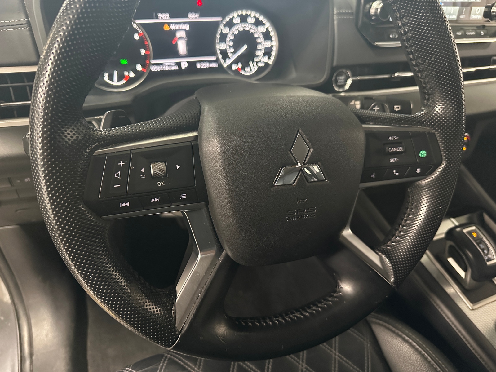 Thumbnail: 2022 Mitsubishi Outlander - 4