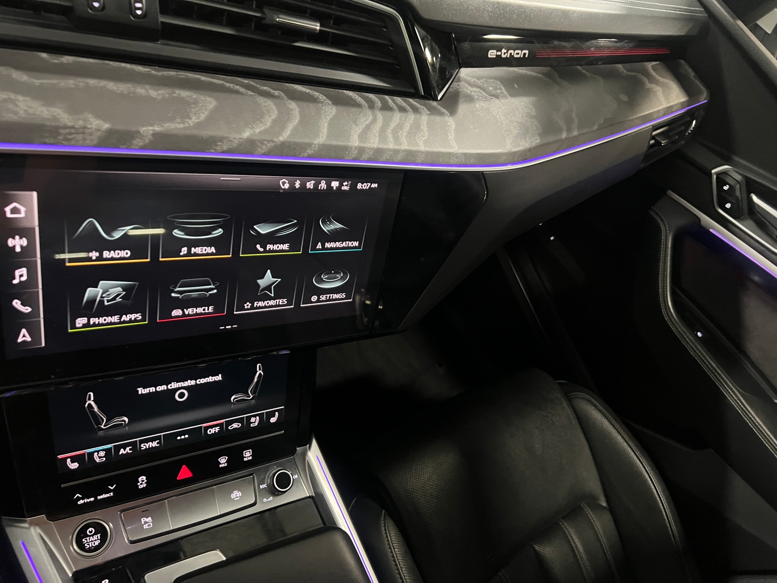 Thumbnail: 2021 Audi e-tron S - 3