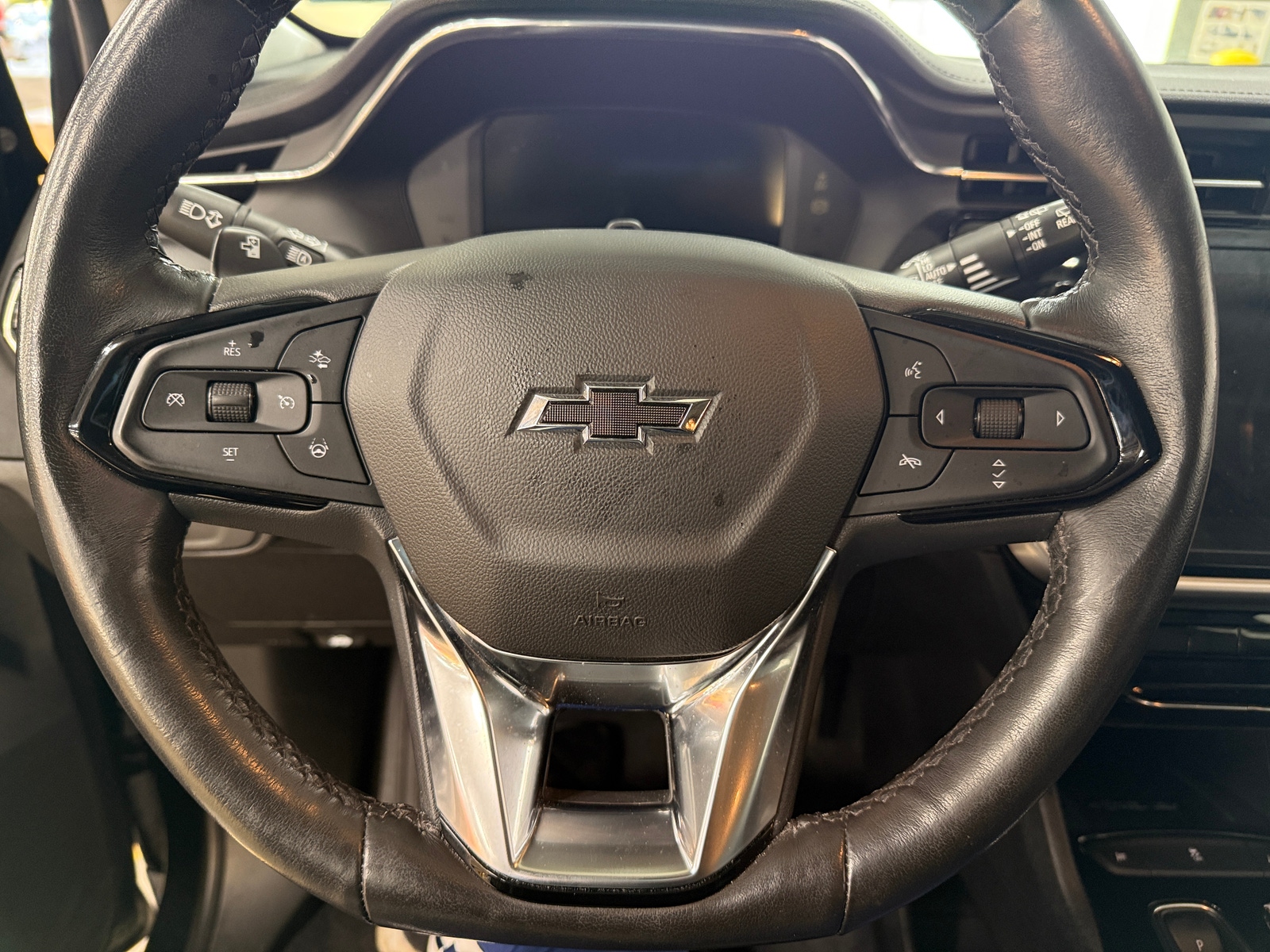Thumbnail: 2023 Chevrolet Bolt EUV - 4