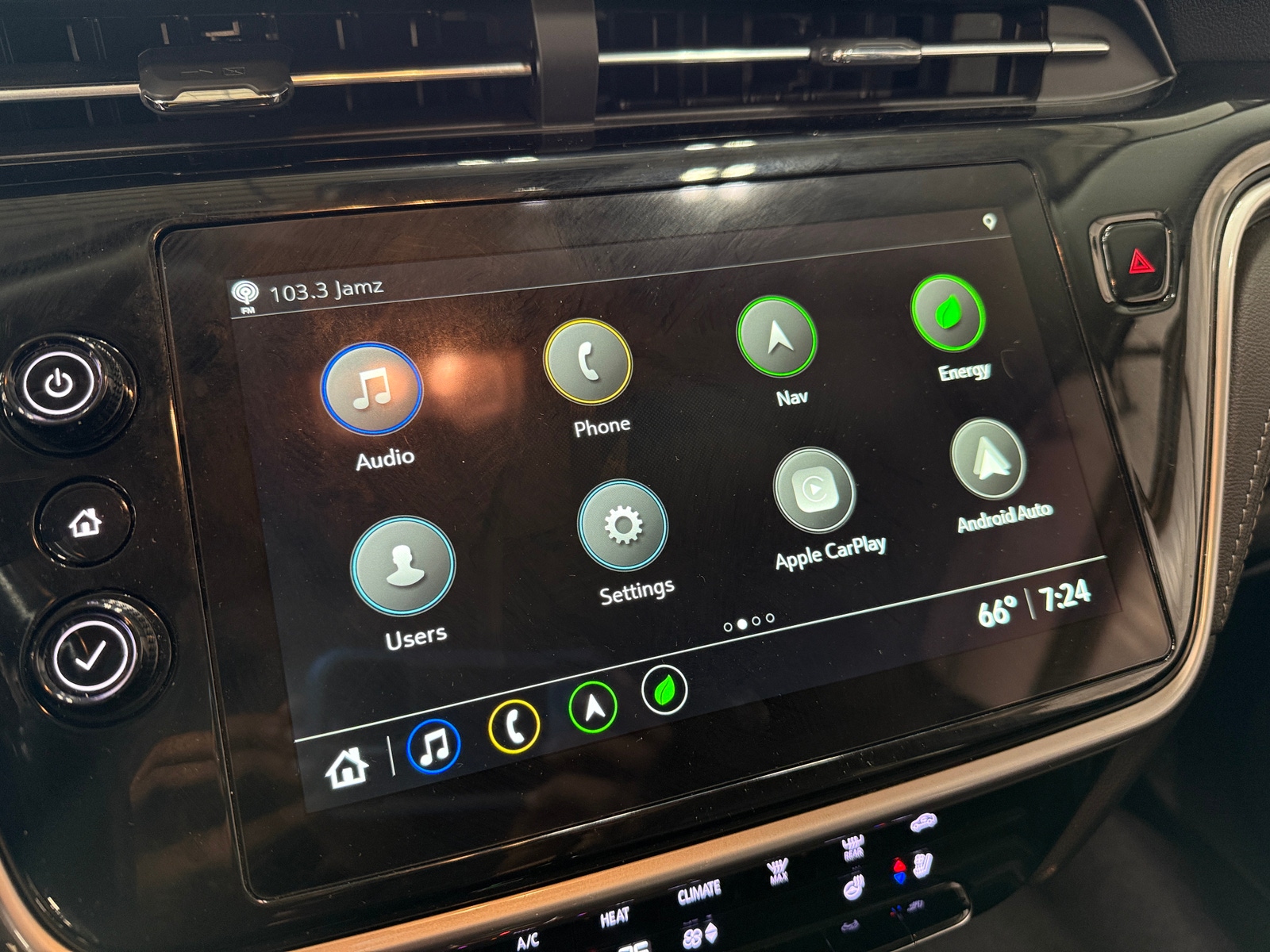 Thumbnail: 2023 Chevrolet Bolt EUV - 3