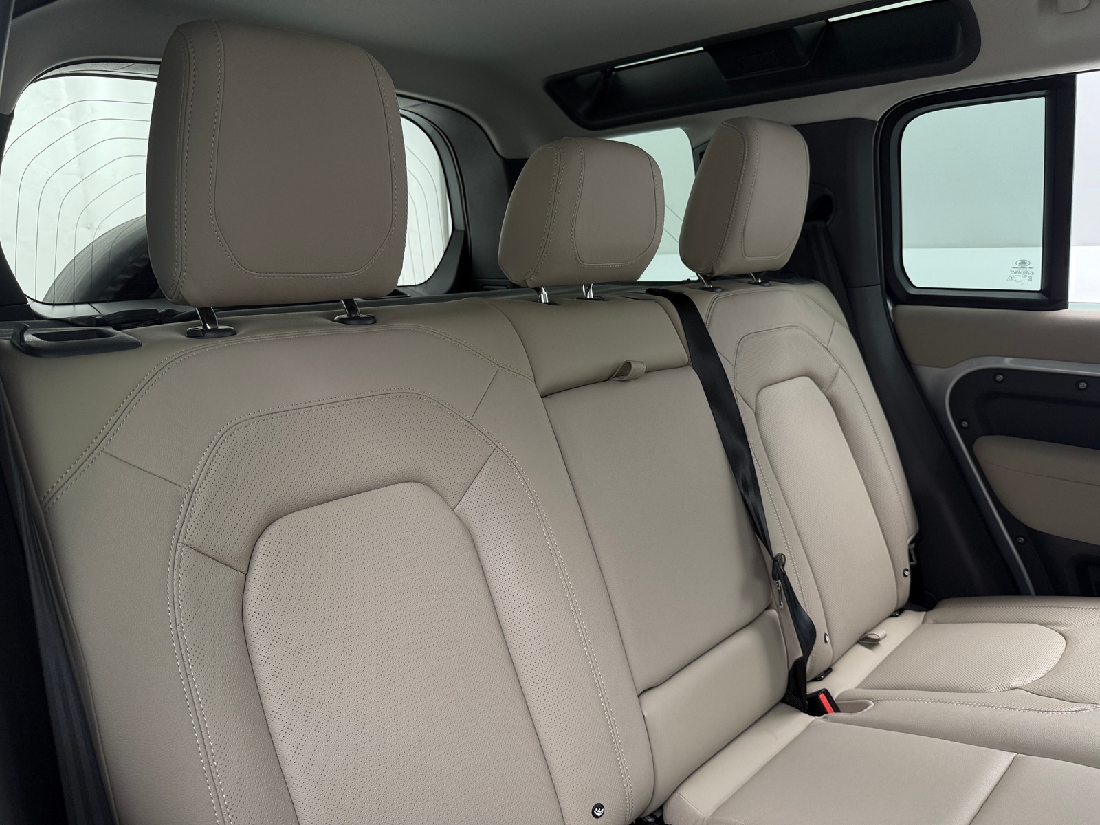 Thumbnail: 2023 Land Rover Defender - 5