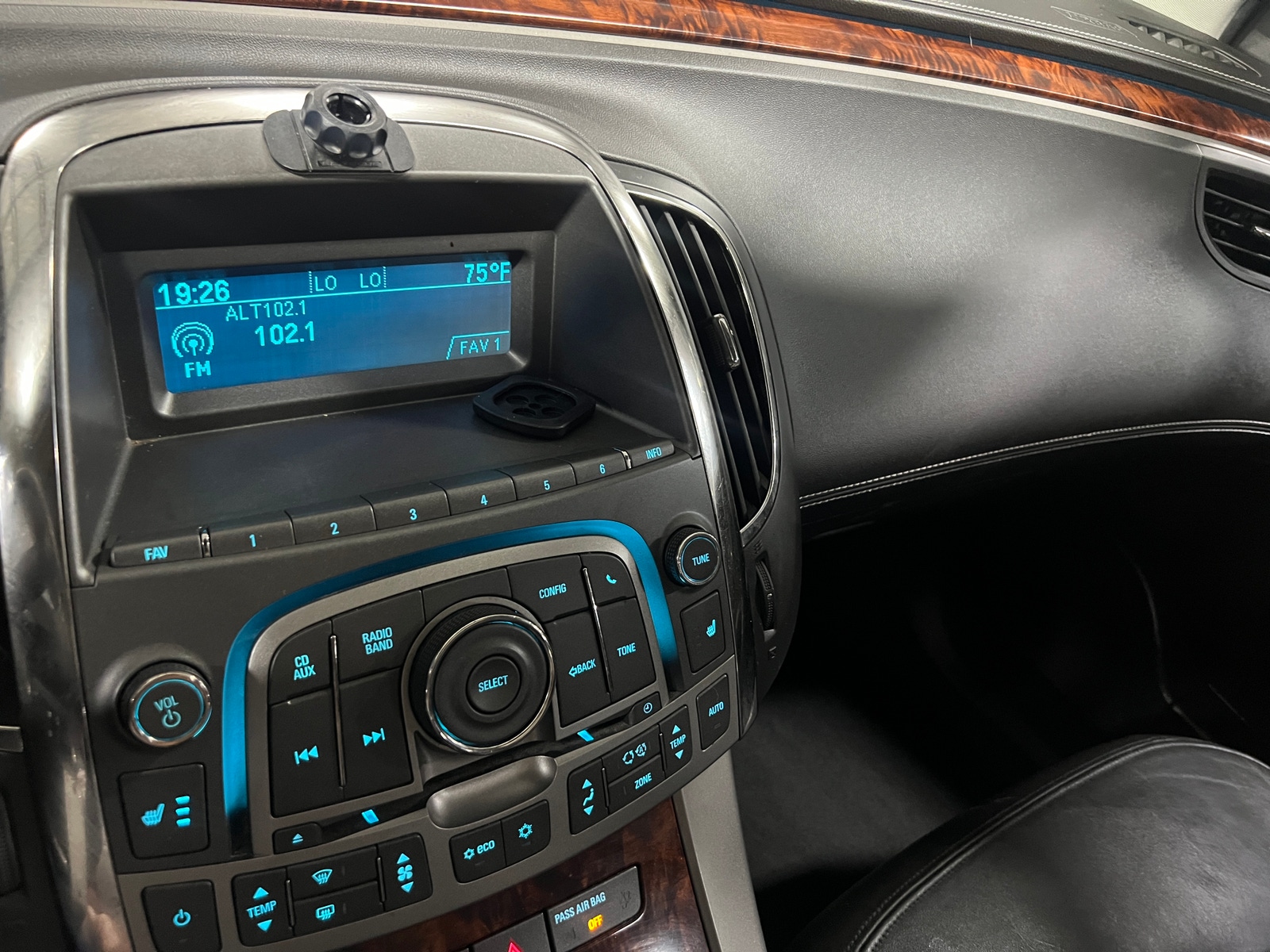 Thumbnail: 2012 Buick LaCrosse - 3