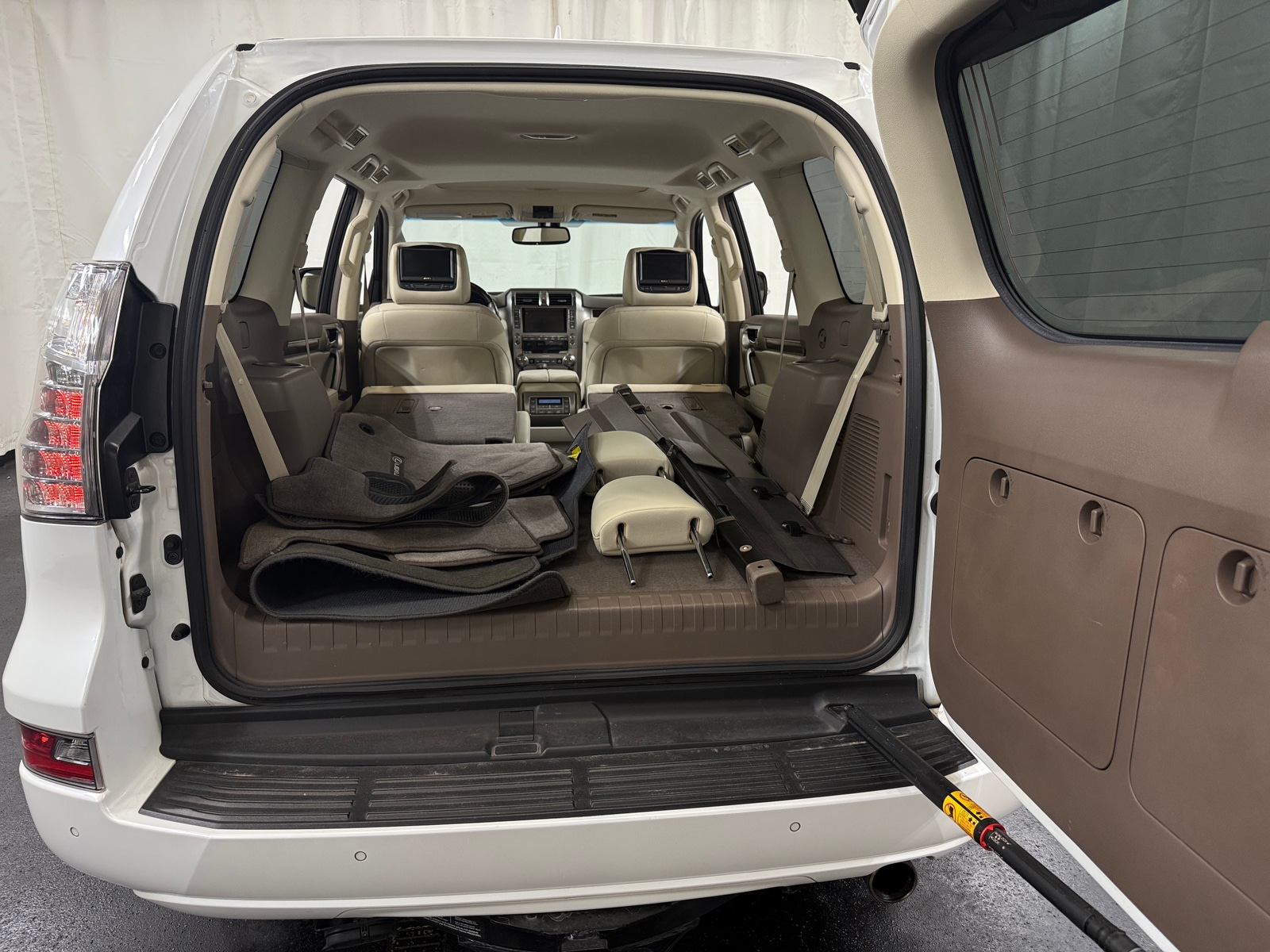 Thumbnail: 2017 Lexus GX - 6