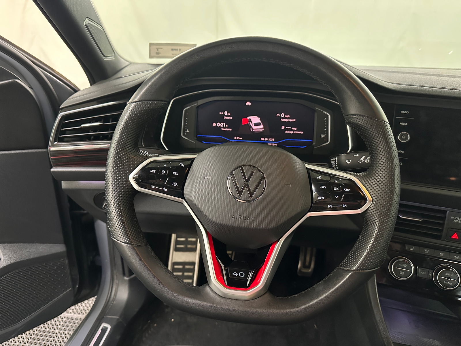 Thumbnail: 2024 Volkswagen Jetta - 5