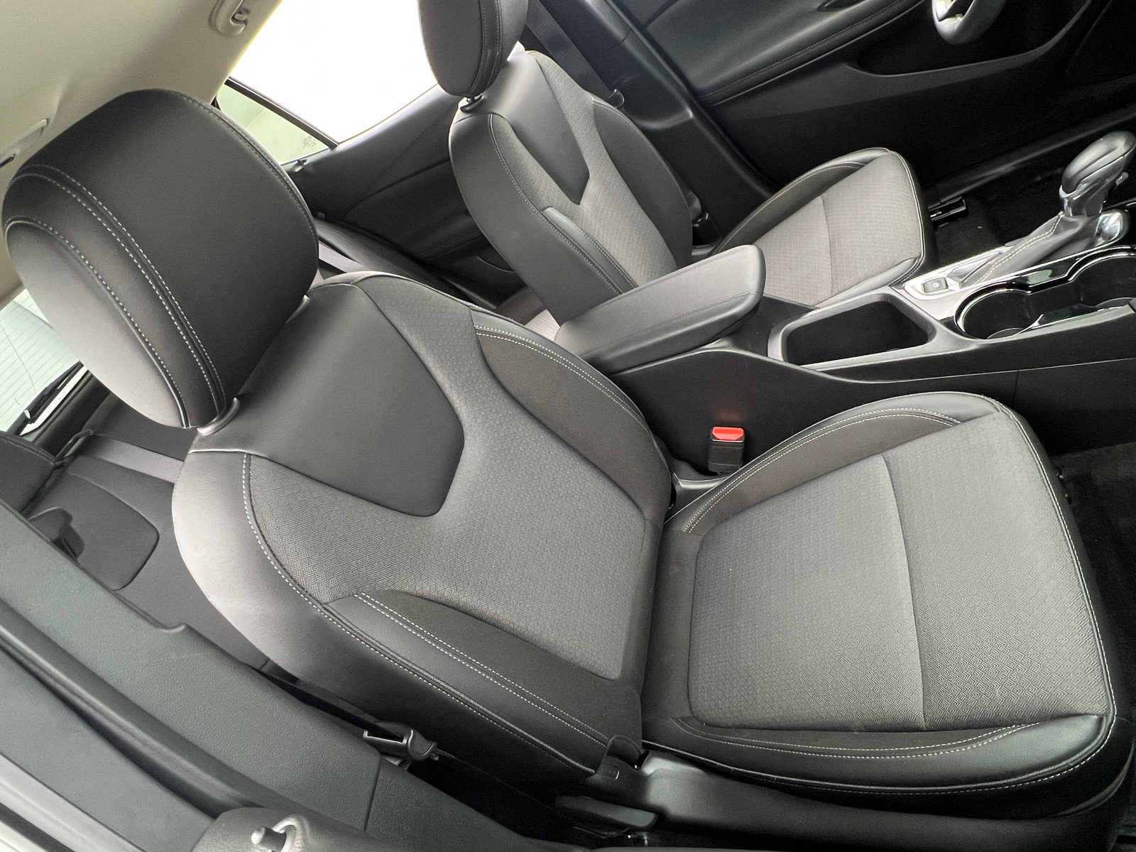 Thumbnail: 2022 Buick Encore GX - 2
