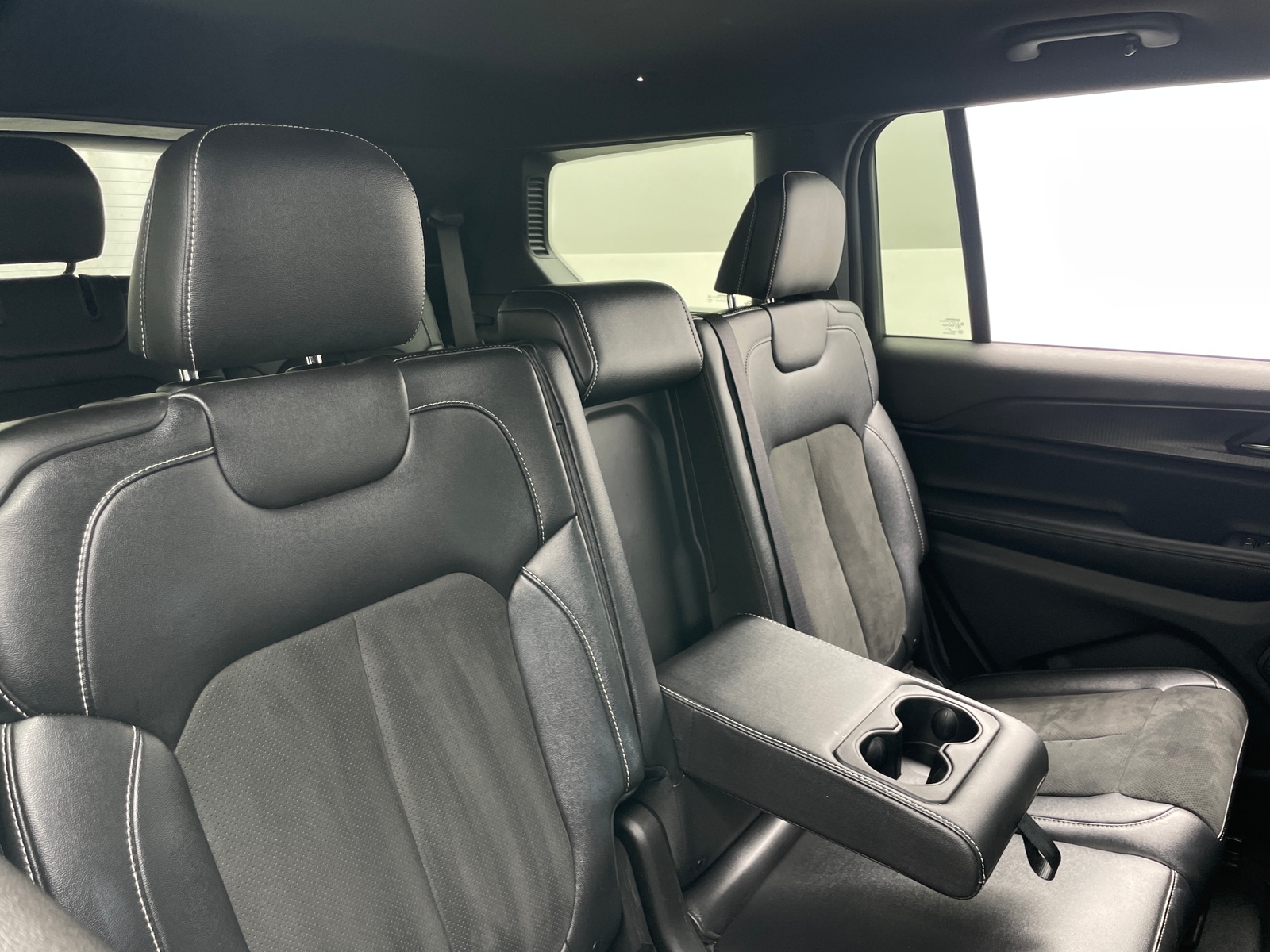 Thumbnail: 2024 Jeep Grand Cherokee L - 5