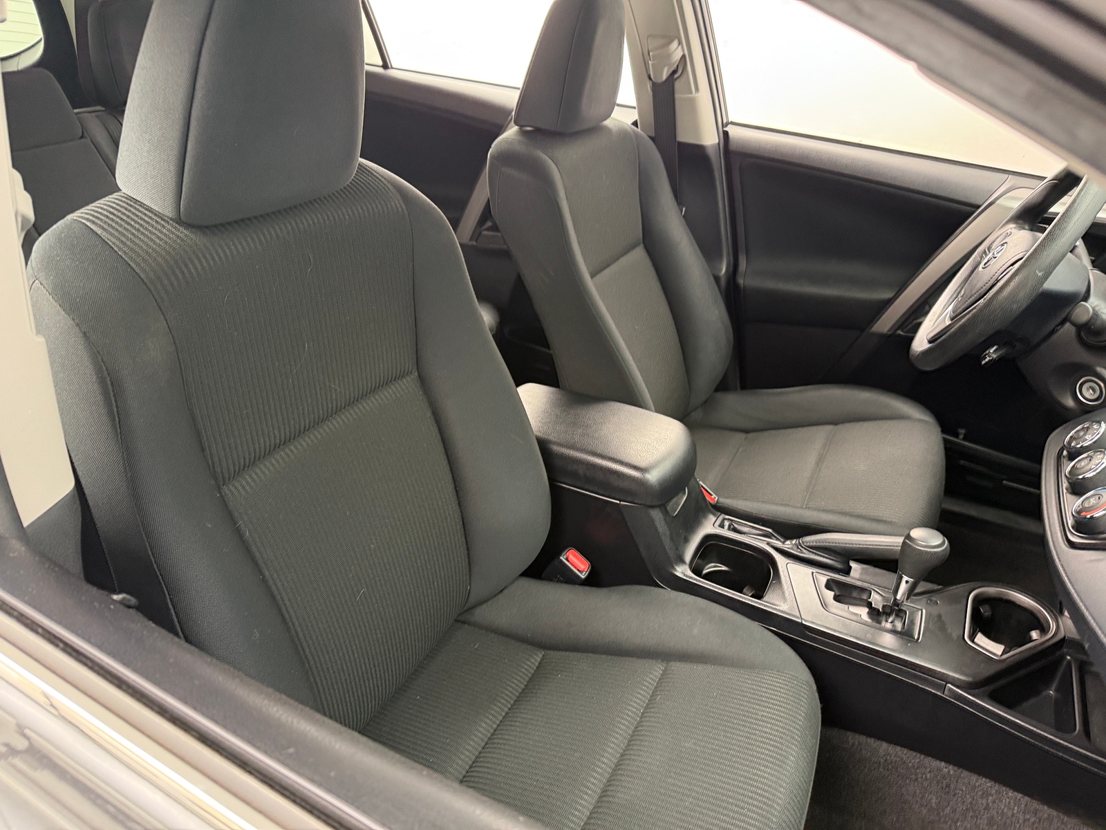 Thumbnail: 2018 Toyota RAV4 - 2