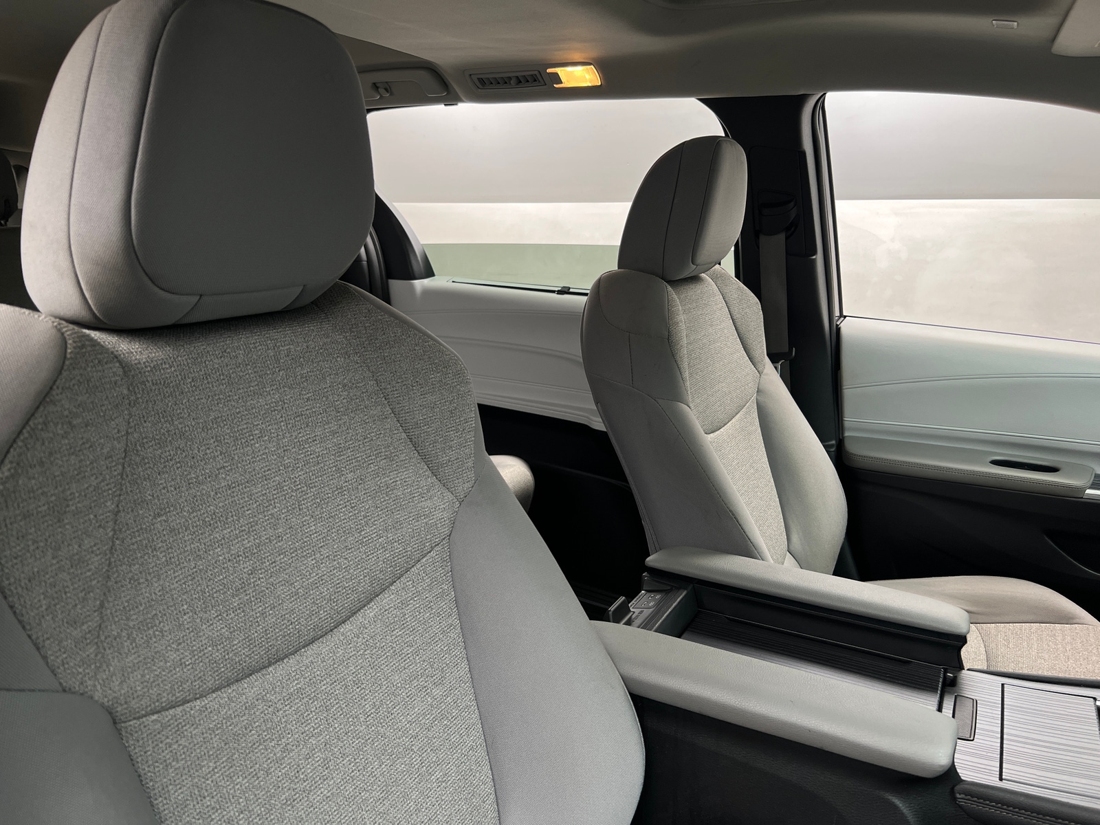 Thumbnail: 2025 Toyota Sienna - 2
