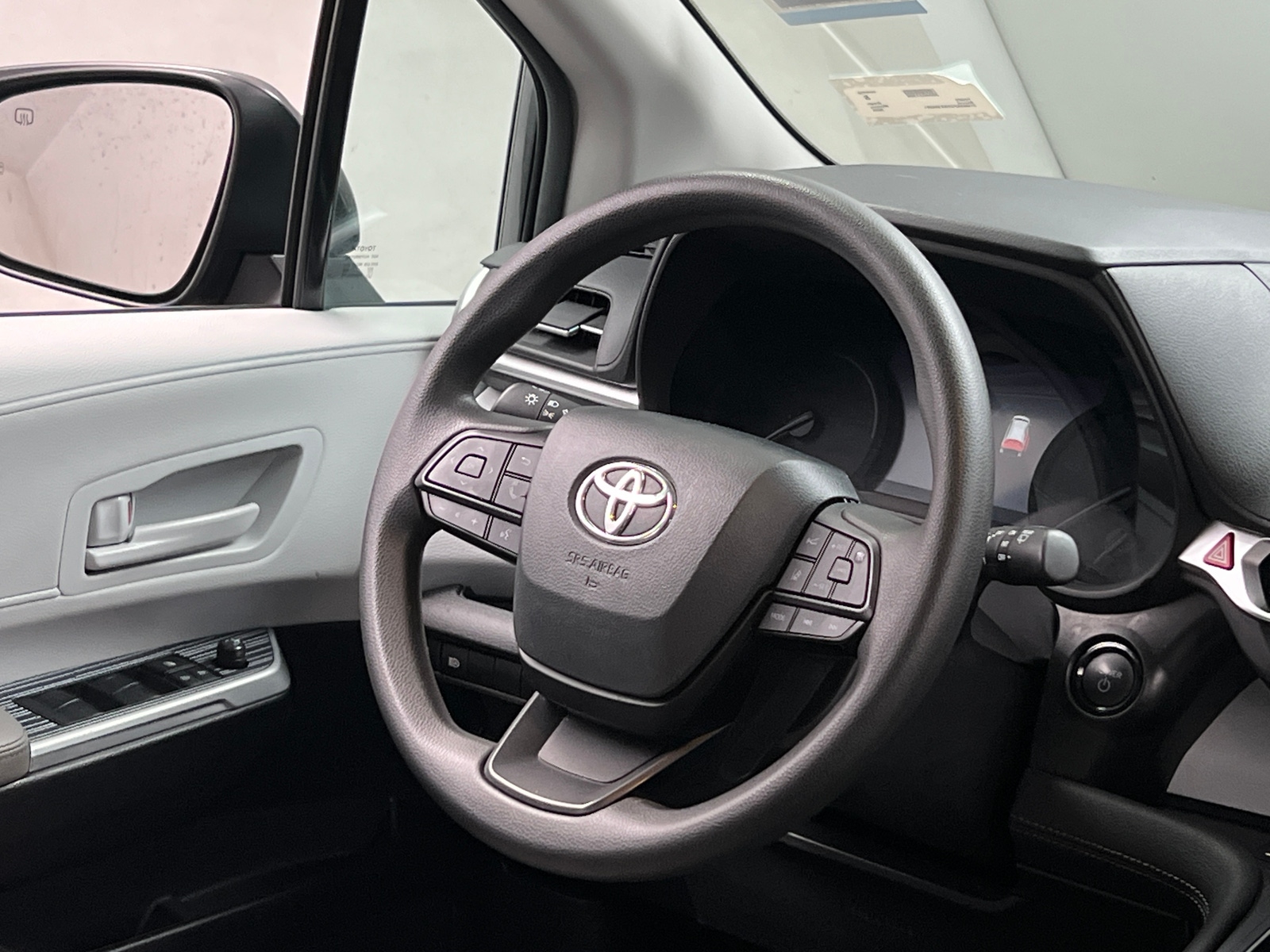 Thumbnail: 2025 Toyota Sienna - 5