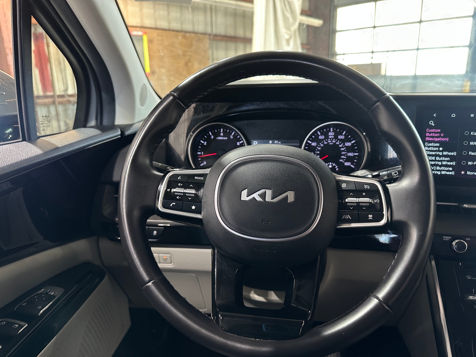 Thumbnail: 2024 Kia Carnival - 4