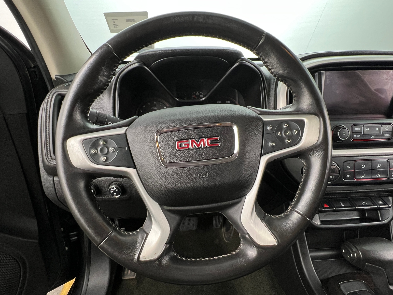 Thumbnail: 2016 GMC Canyon - 5