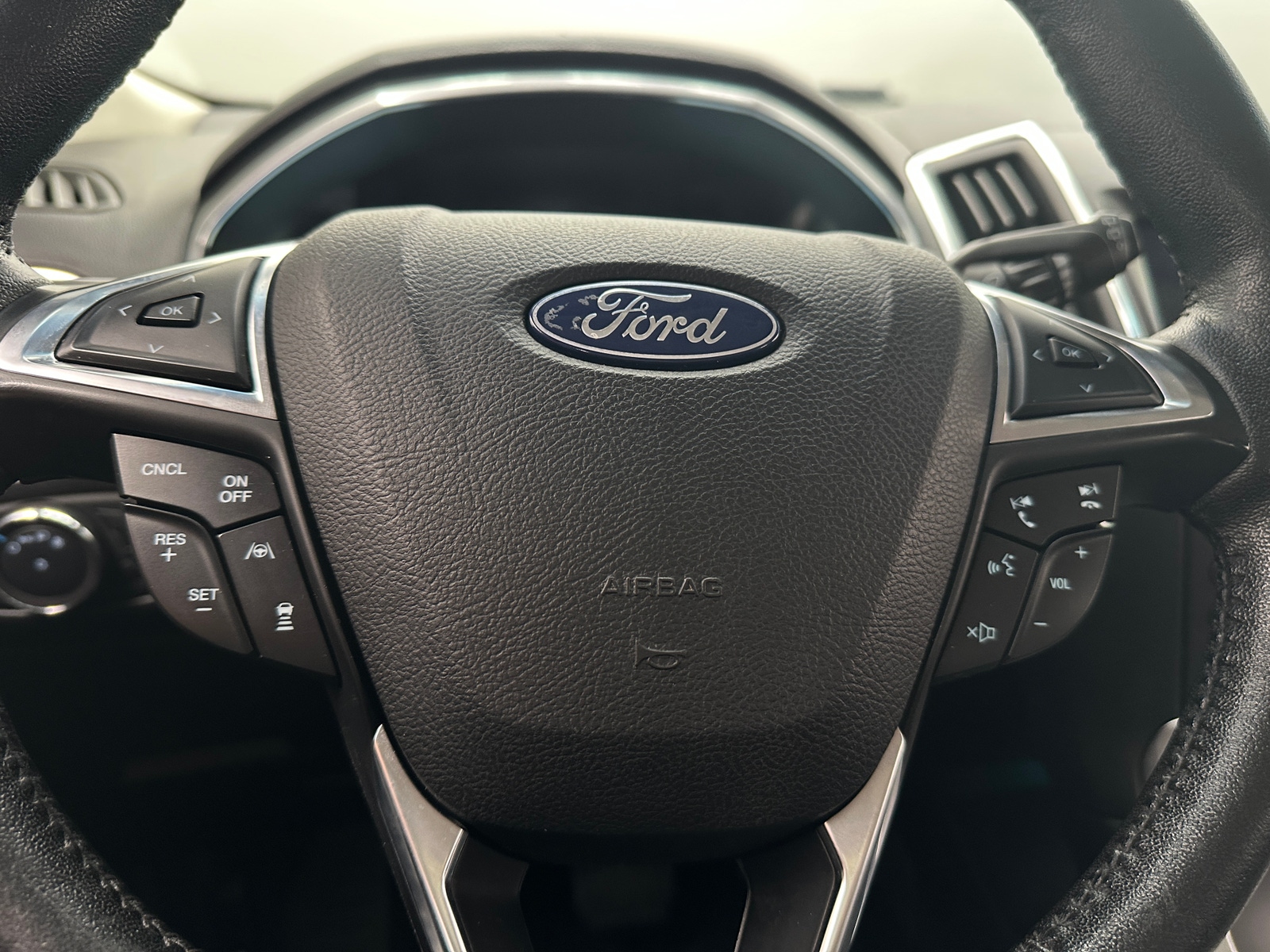 Thumbnail: 2019 Ford Edge - 4