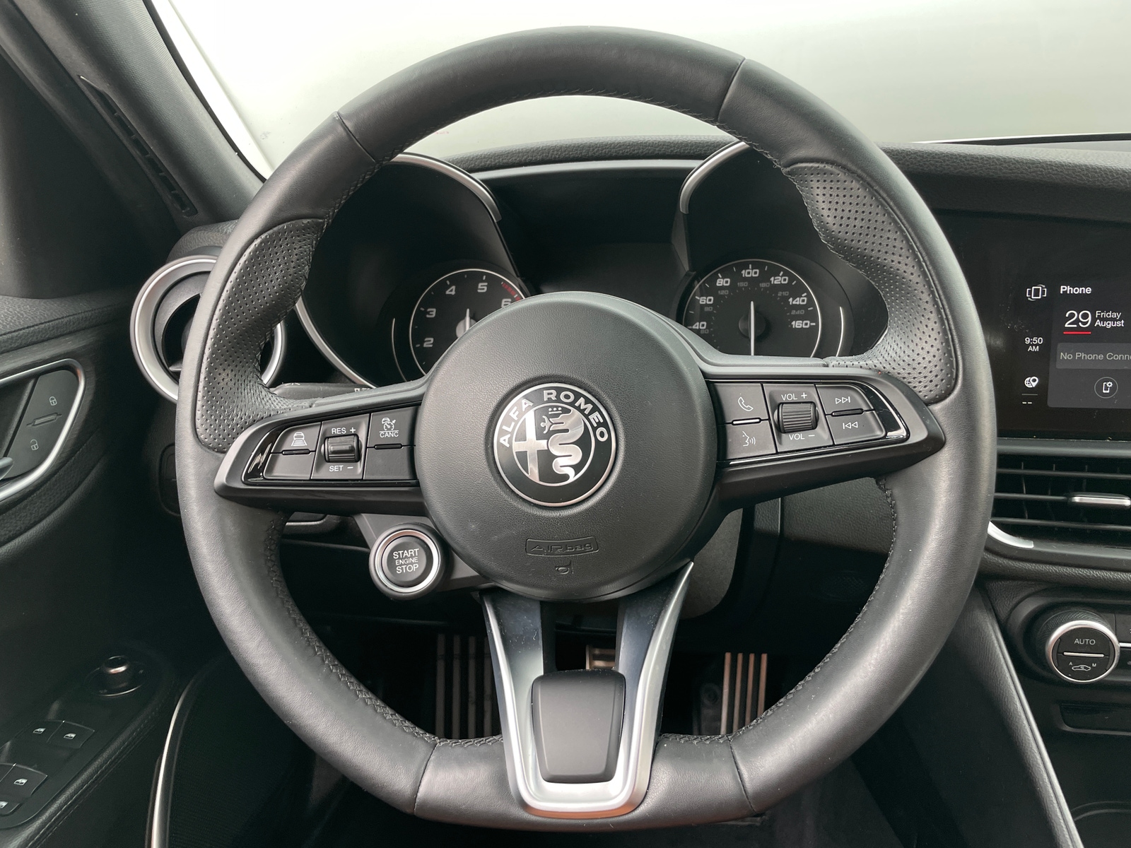 Thumbnail: 2022 Alfa Romeo Giulia - 4