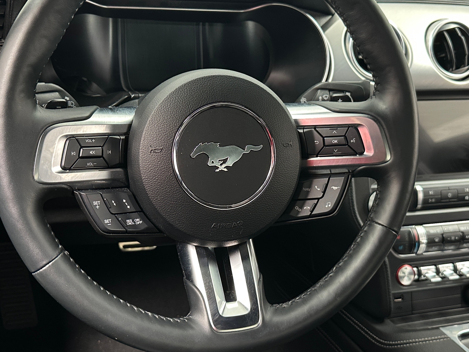 Thumbnail: 2022 Ford Mustang - 3