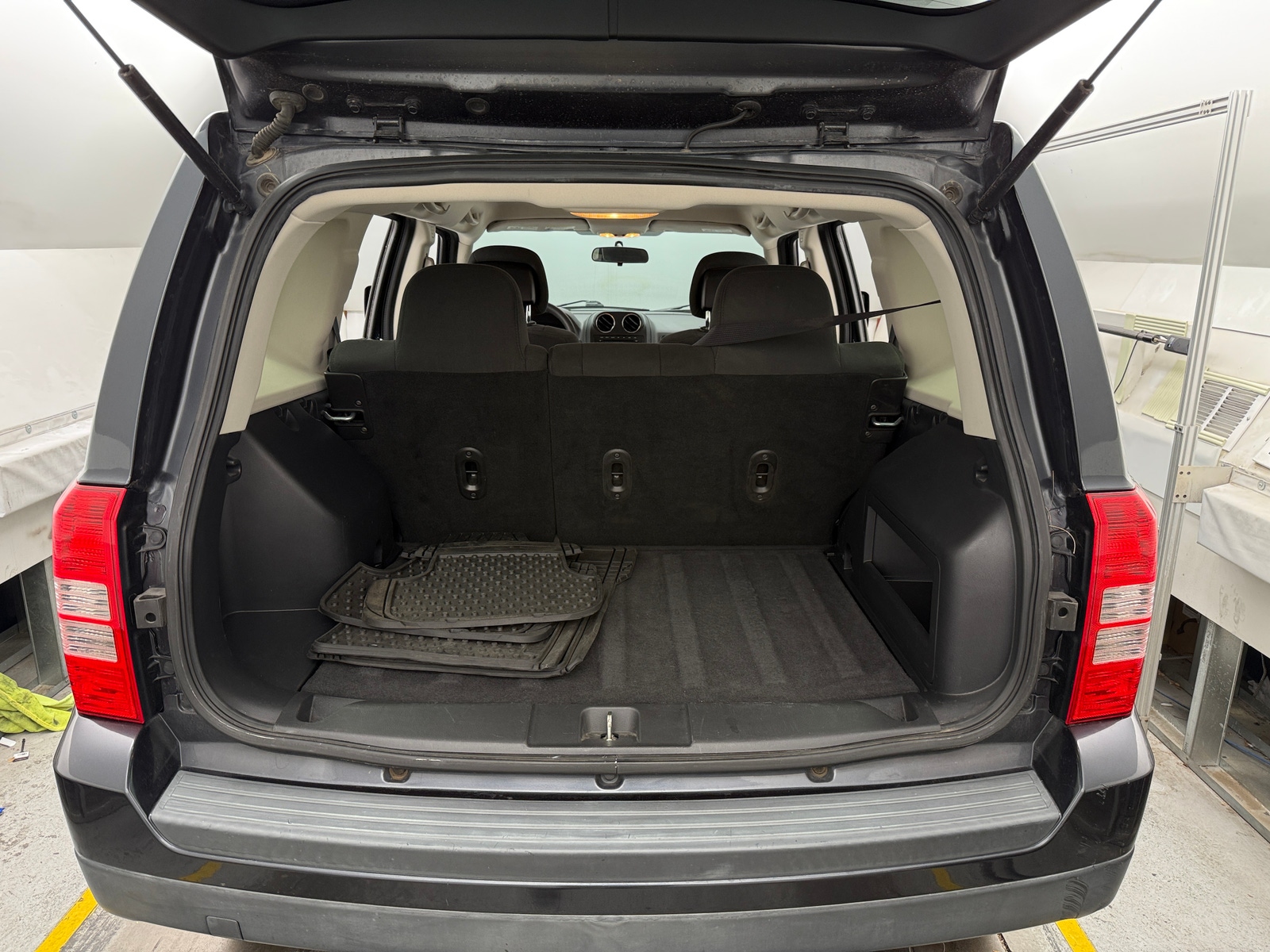 Thumbnail: 2015 Jeep Patriot - 7