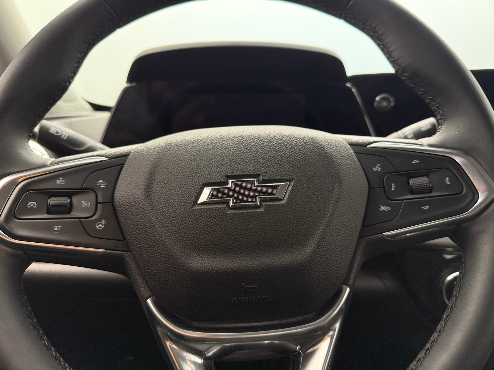 Thumbnail: 2025 Chevrolet Trax - 4