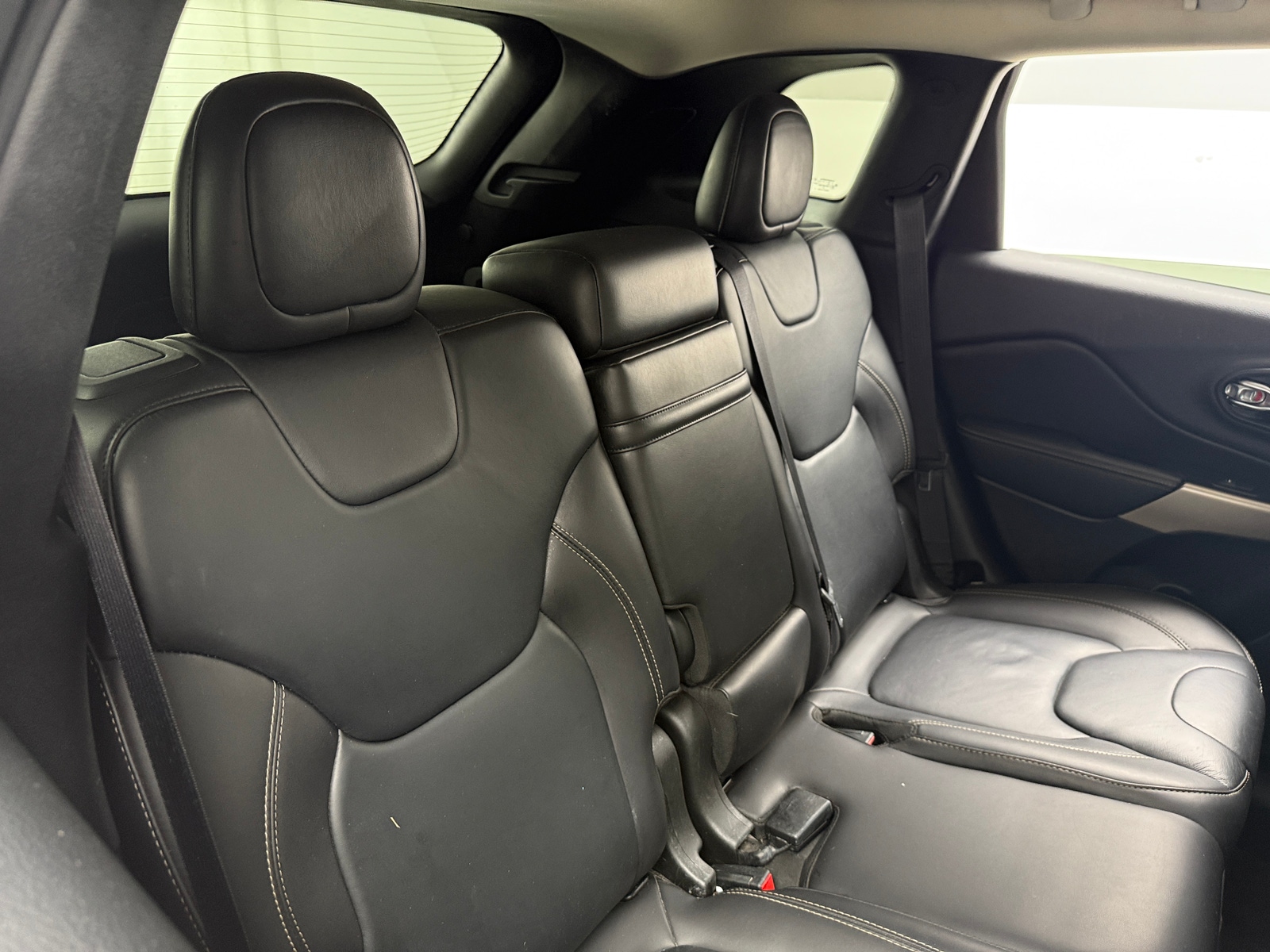 Thumbnail: 2017 Jeep Cherokee - 6
