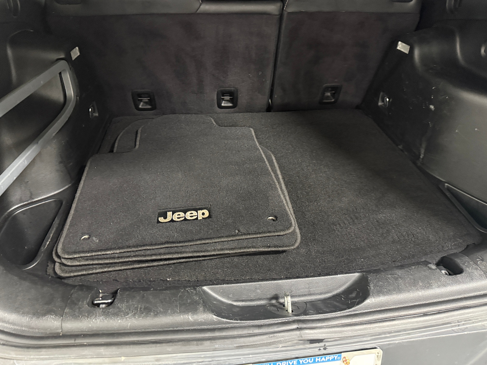 Thumbnail: 2017 Jeep Cherokee - 7