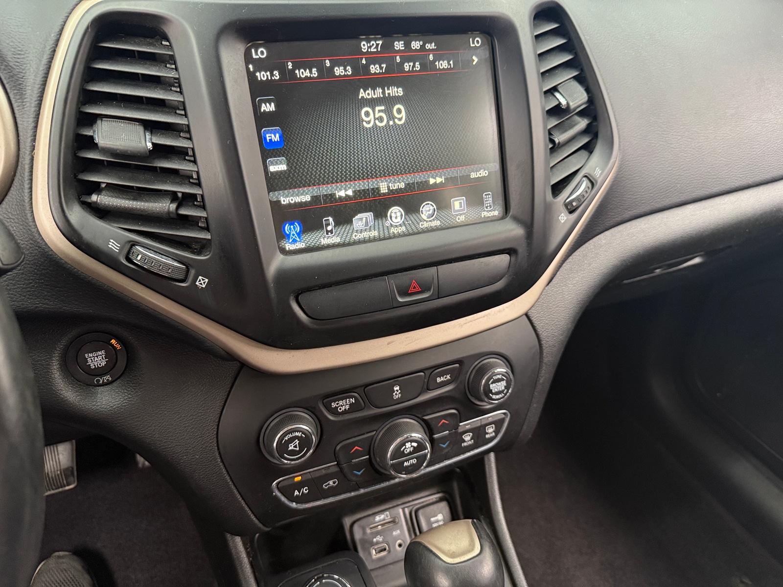 Thumbnail: 2017 Jeep Cherokee - 4