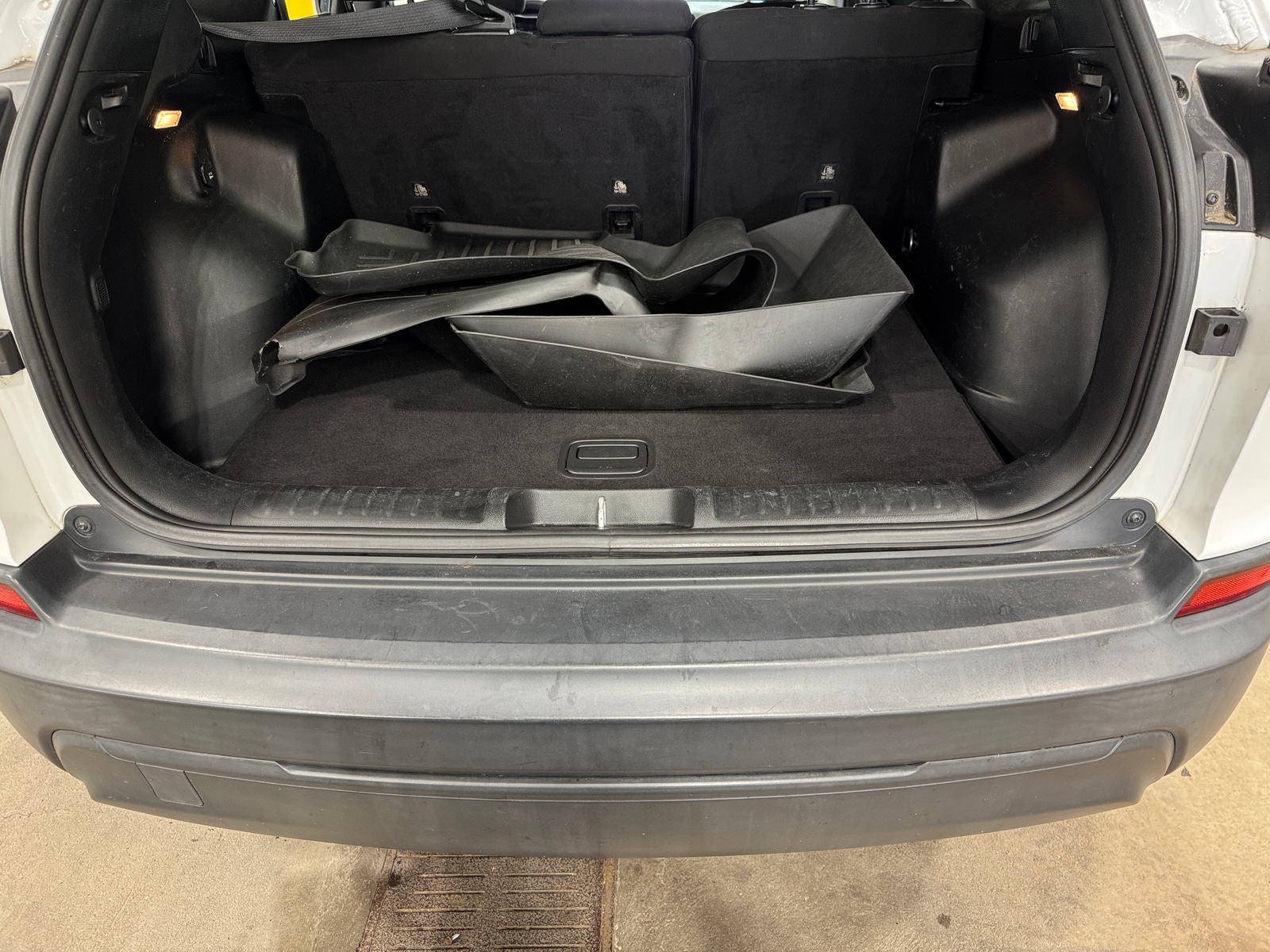 Thumbnail: 2019 Jeep Cherokee - 7