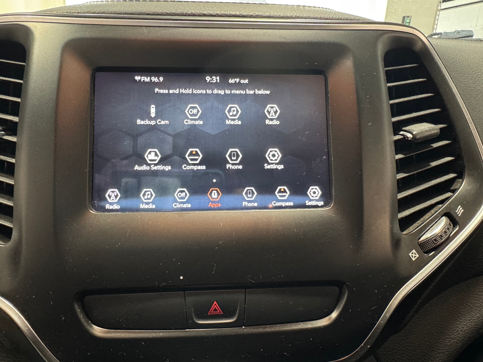Thumbnail: 2019 Jeep Cherokee - 4