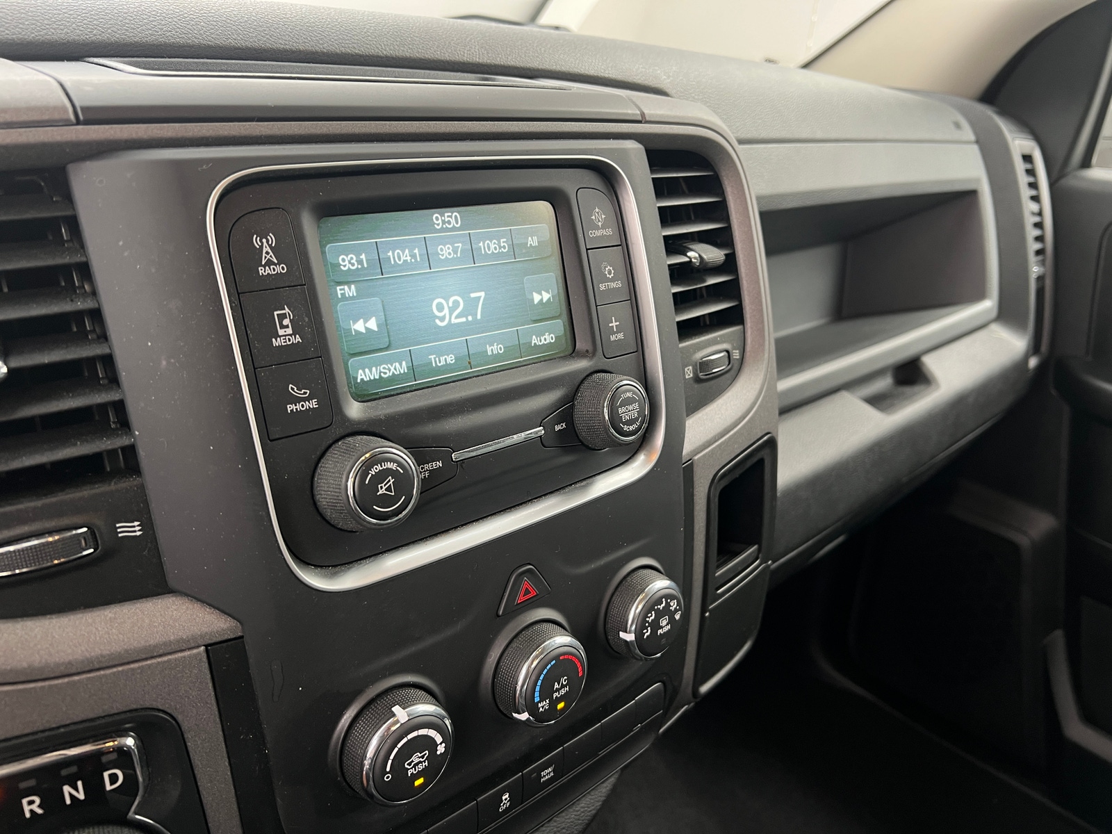 Thumbnail: 2019 RAM 1500 Classic - 4