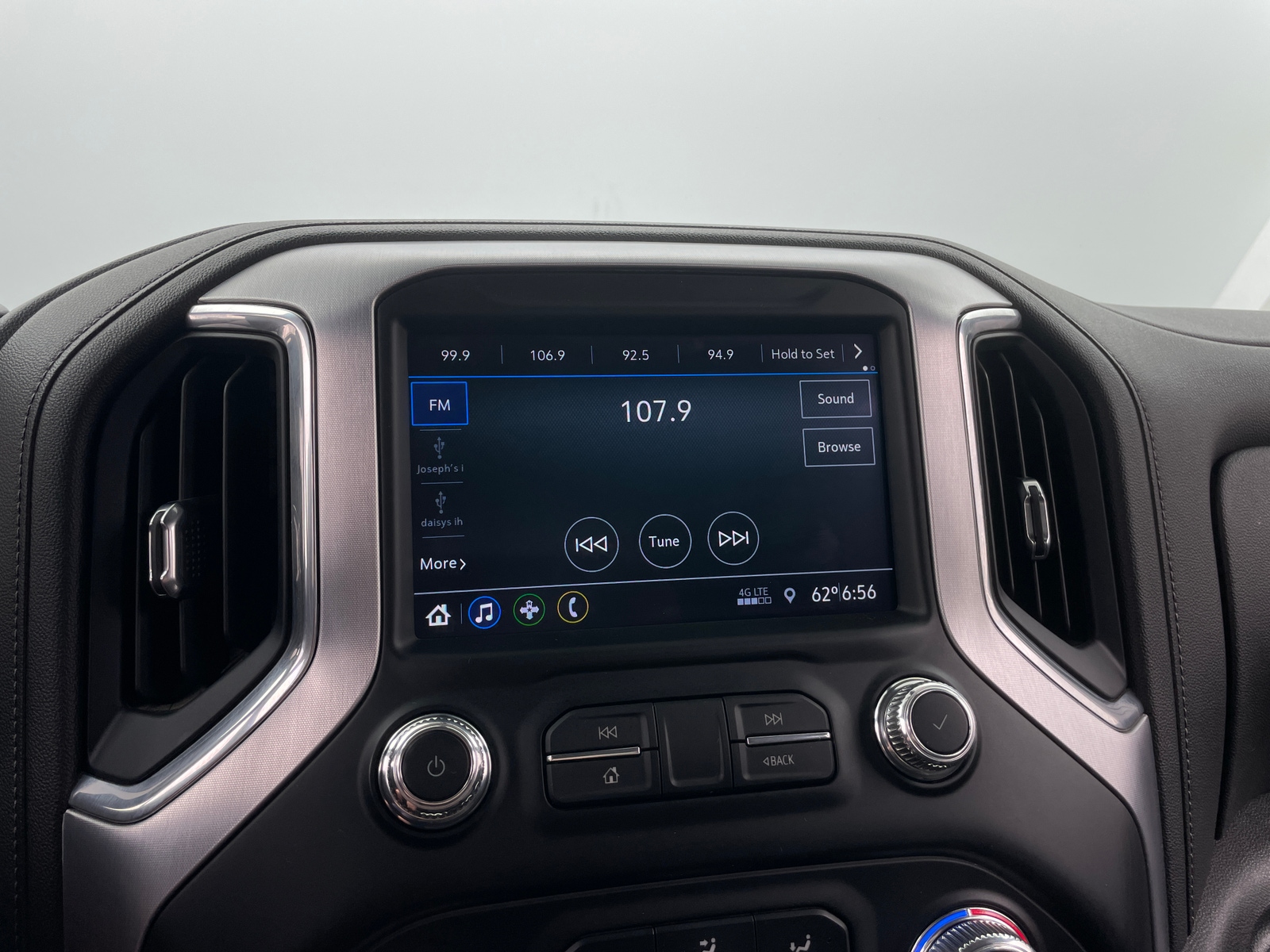 Thumbnail: 2022 GMC Sierra 1500 - 4