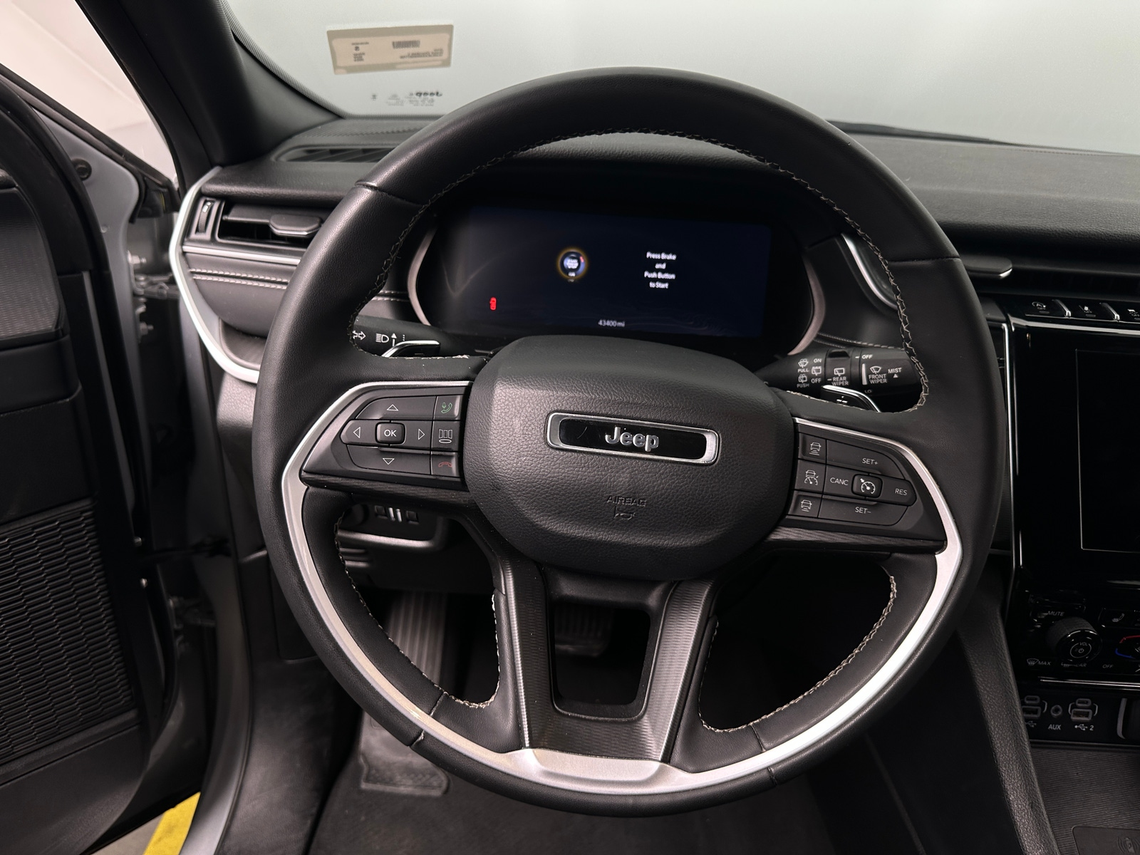 Thumbnail: 2024 Jeep Grand Cherokee L - 4