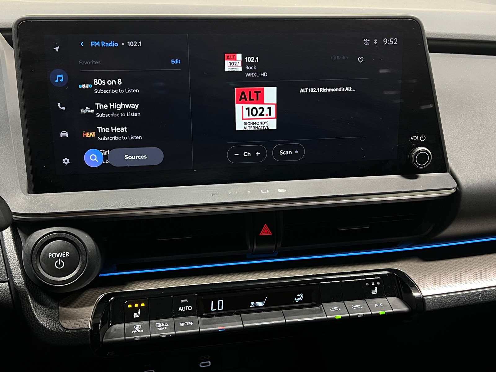 Thumbnail: 2024 Toyota Prius - 3