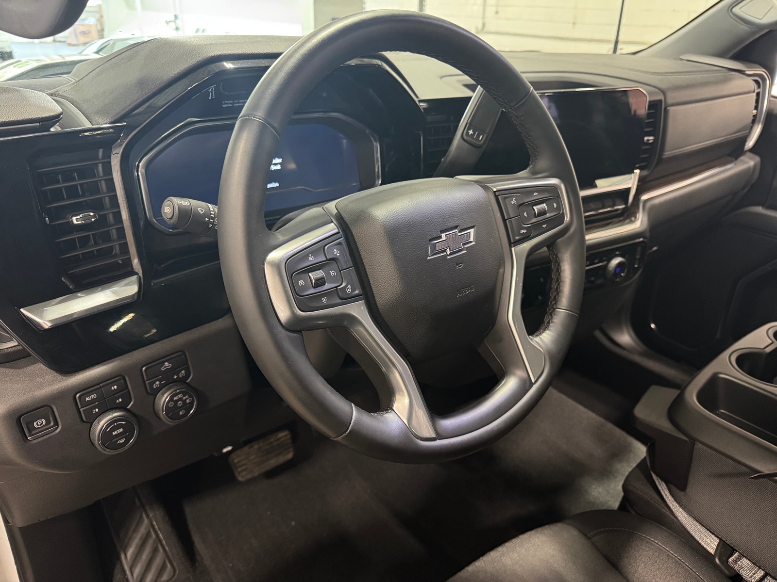 Thumbnail: 2024 Chevrolet Silverado 1500 - 3