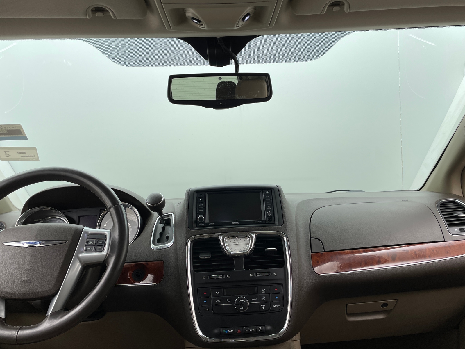Thumbnail: 2013 Chrysler Town & Country - 2