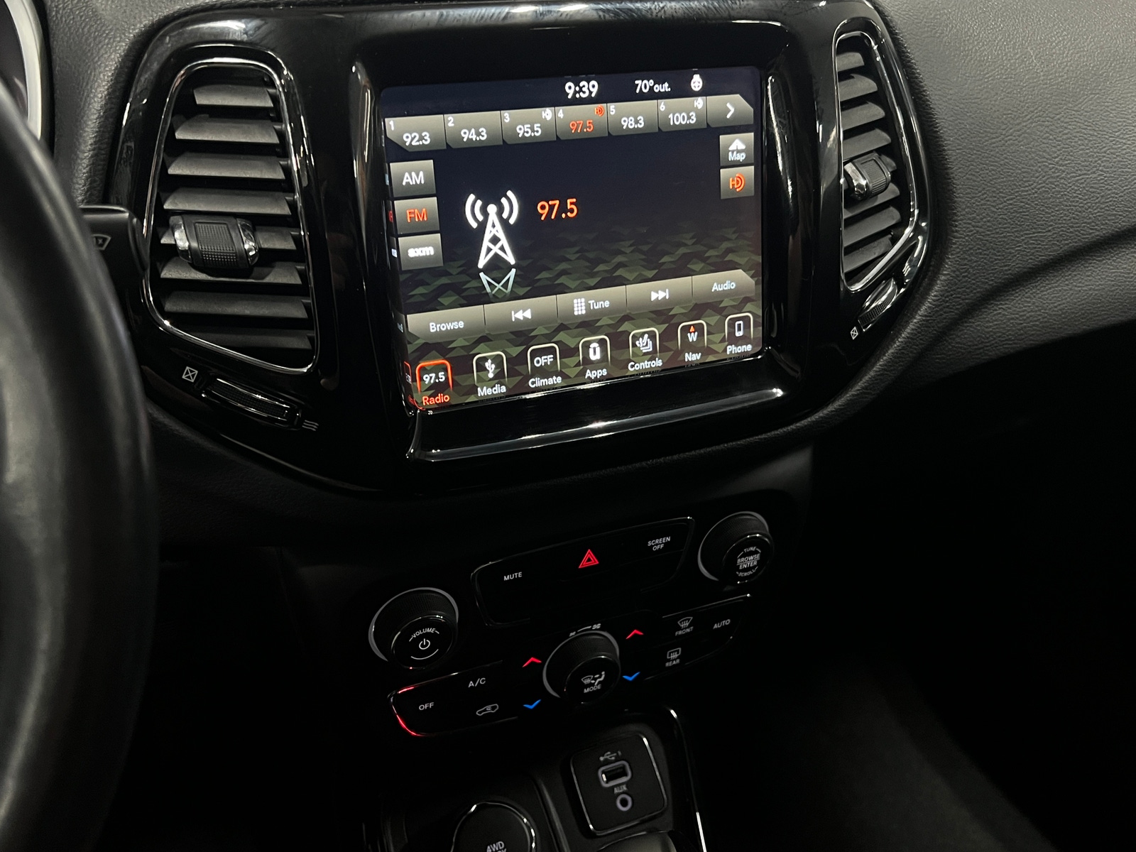Thumbnail: 2019 Jeep Compass - 4