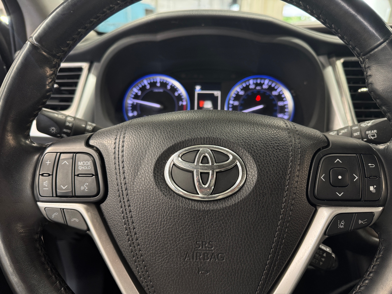 Thumbnail: 2018 Toyota Highlander - 4