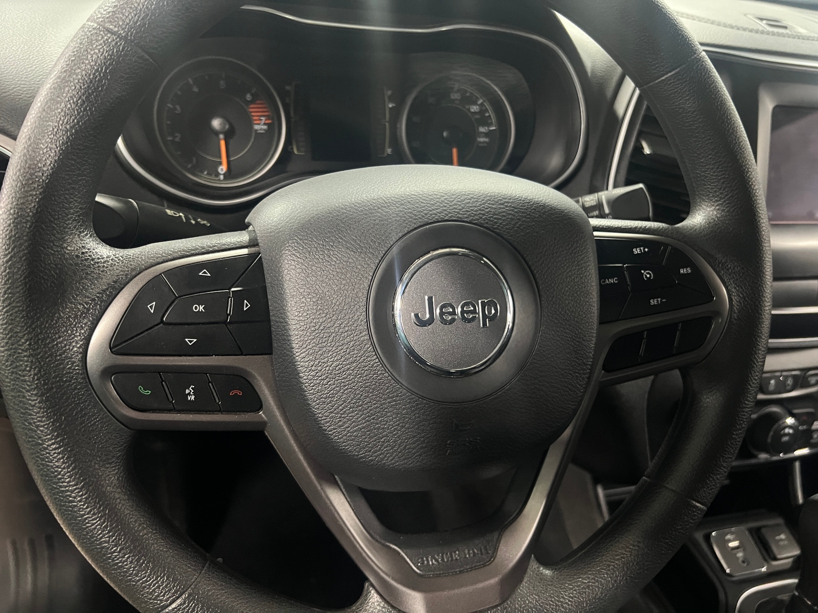 Thumbnail: 2021 Jeep Cherokee - 5