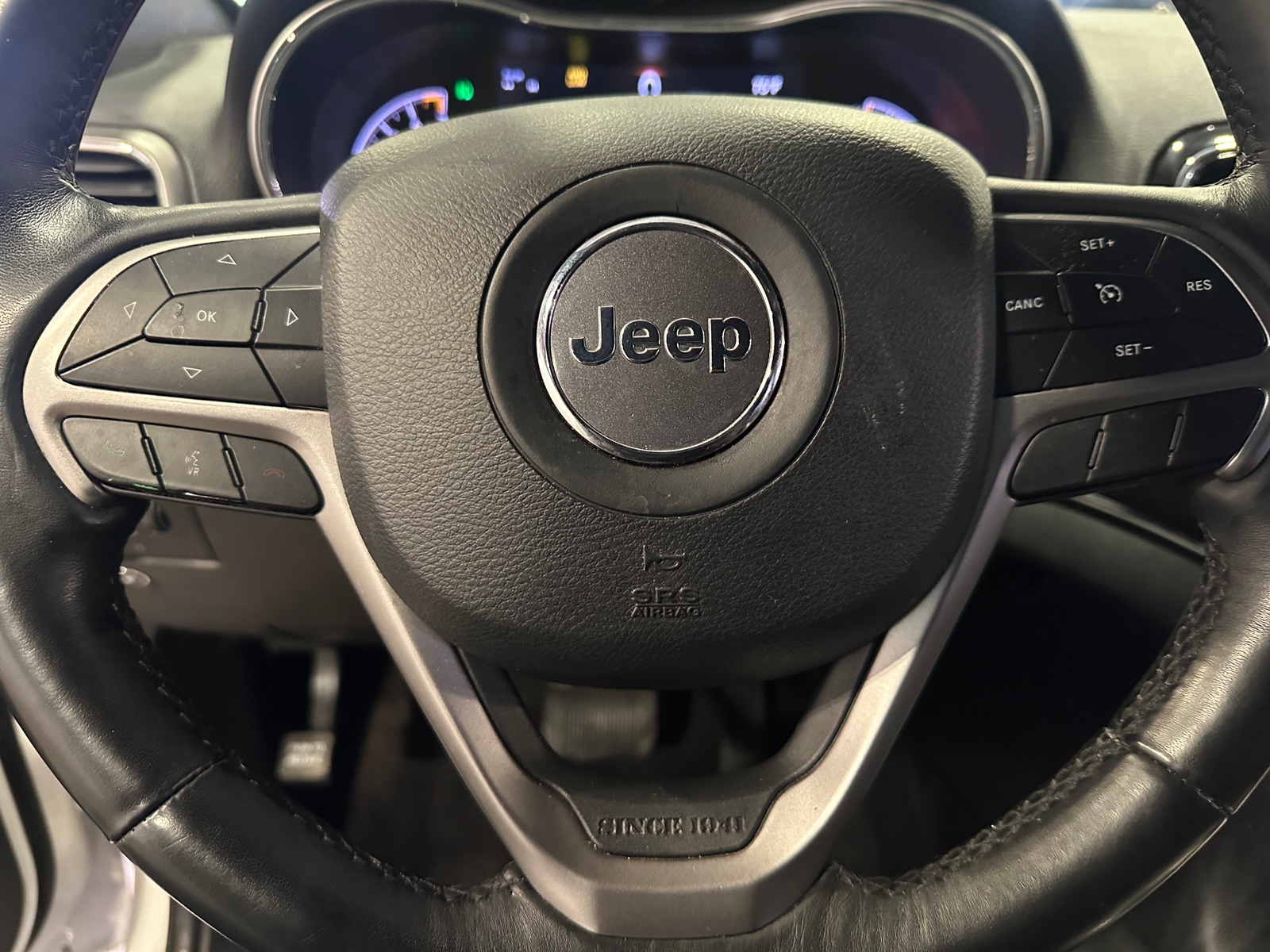 Thumbnail: 2019 Jeep Grand Cherokee - 4