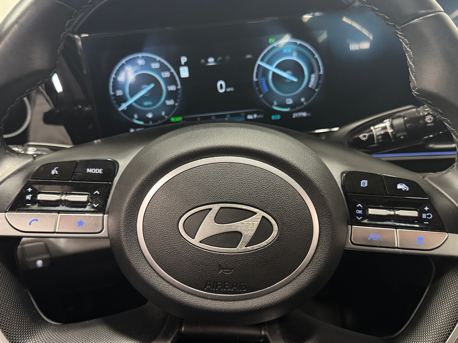 Thumbnail: 2024 Hyundai Elantra - 4