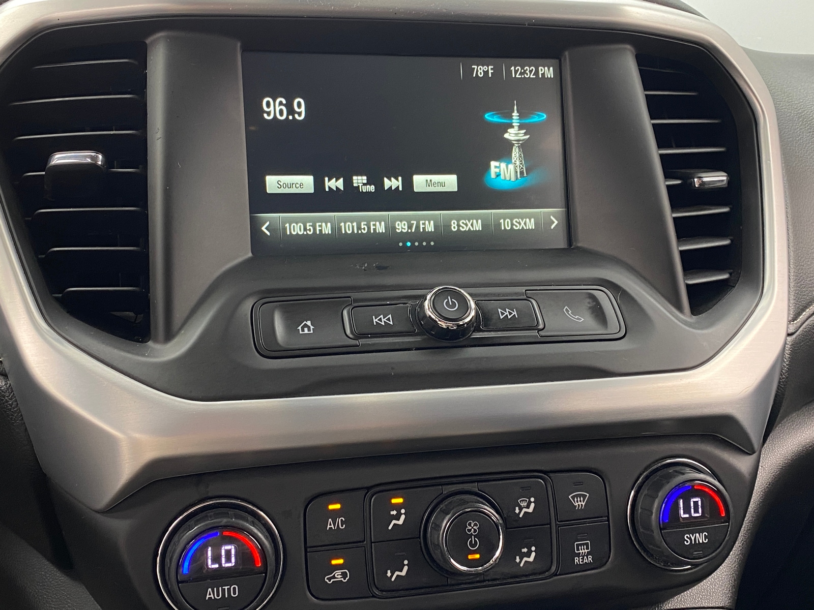 Thumbnail: 2018 GMC Acadia - 4