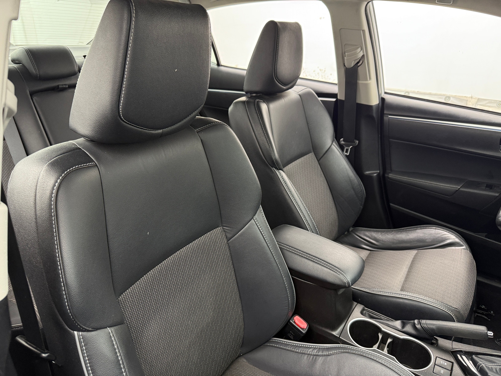 Thumbnail: 2015 Toyota Corolla - 2