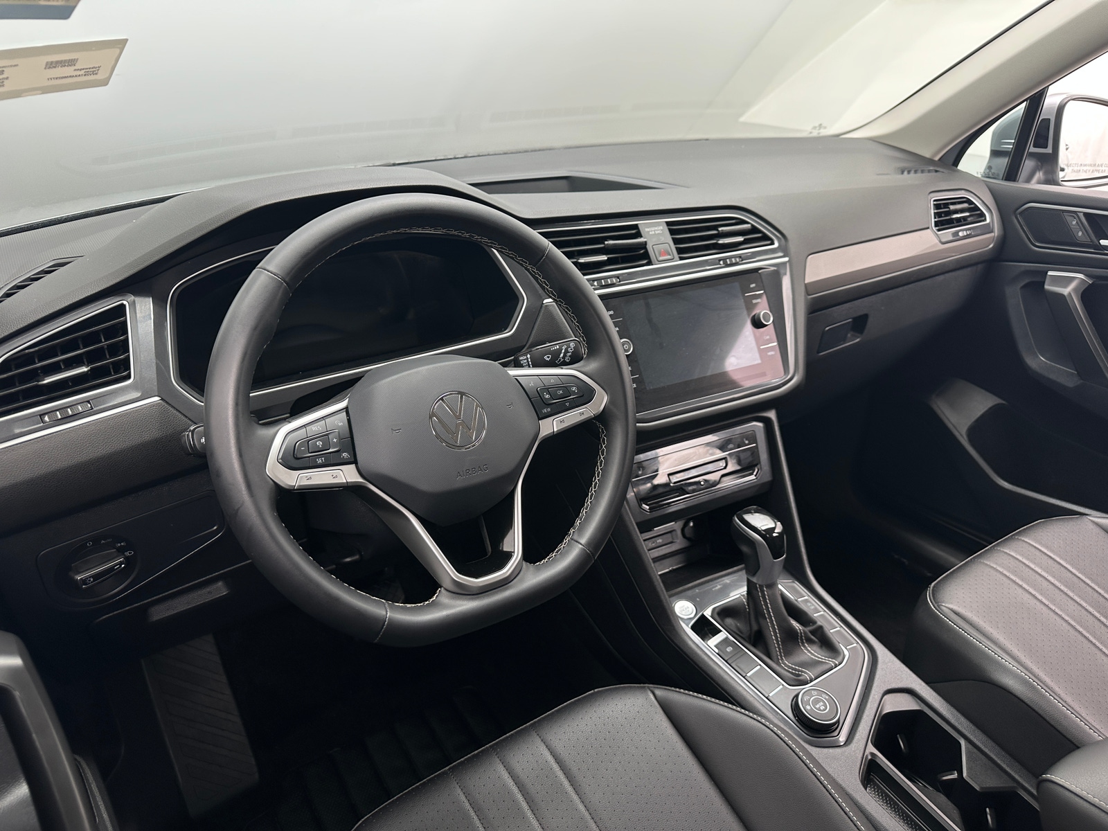 Thumbnail: 2024 Volkswagen Tiguan - 2